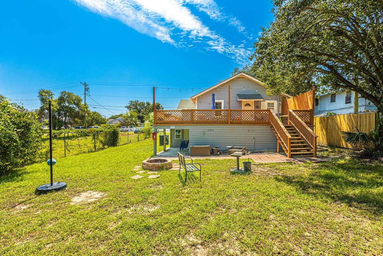Gorgeous Centrally Located Ocean View 2 King, Huge Private Yard & Deck, Firepit, Bbq, & Game Tables شاطئ ميرتل المظهر الخارجي الصورة
